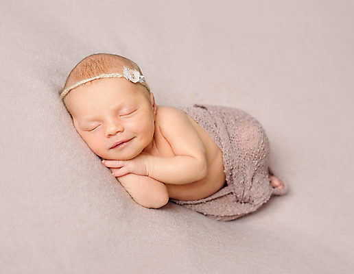 포토 JPG 해외이미지 여자 한명 사람 귀여움 아기 신생아 머리띠 잠 담요 여자아기한명만 해외포토 1 컨셉 장신구 여자한명만 여자아기만 파일형식 이미지허브