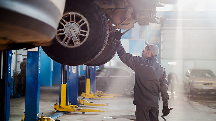 포토 JPG 해외이미지 손 디자인 산업 선 백그라운드 비즈니스 자동차 한명 빛 세트 상자 세일 상점 금속 장비 흰색 기구 공구 스패너 업무 바퀴 작업실 엔지니어 고급 수리 은색 철 묘사 서비스 엔진 정비공 공학 조립 자동 줄서기 차고 철강 하드웨어 해외포토 1 교육 육상교통 컬러 컨셉 모션 재질 사람 신체부위 컴퓨터 도구 작업 기술자 파일형식 이미지허브