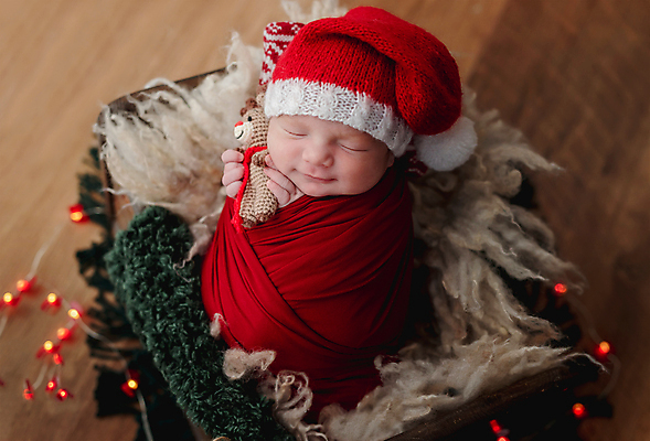 포토 JPG 해외이미지 남자 인형 크리스마스 산타모자 한명 장식 귀여움 아기 신생아 잡기 잠 연도 니트 남자아기한명만 해외포토 모자_잡화 1 기념일 컨셉 상의 모션 사람 남자한명만 남자아기만 파일형식 이미지허브