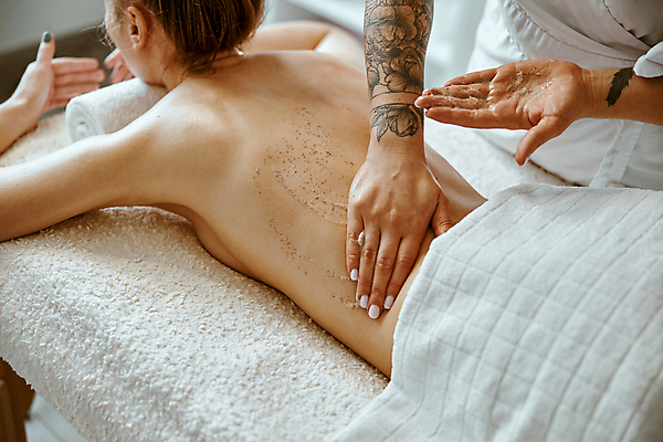 포토 JPG 해외이미지 백인 직업 라이프스타일 손 여자 얼굴 신체 휴식 실내 건강 사람 성인 두명 치료 가로 수건 뷰티 약 상점 스파 기쁨 흰색 마사지 소중 피부 휴양지 테라피 거짓말 돌봄 안마사 치료사 안락 해외포토 서양인 감정 컬러 컨셉 의학 모션 내부 생활 신체부위 위생용품 장소 파일형식 이미지허브