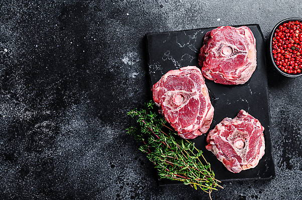 포토 JPG 해외이미지 식재료 검은배경 실내 생고기 사람없음 하이앵글 날것 양고기 돌판 목심 해외포토 뷰포인트 백그라운드 육류 내부 검은색 돌_바위 파일형식 이미지허브