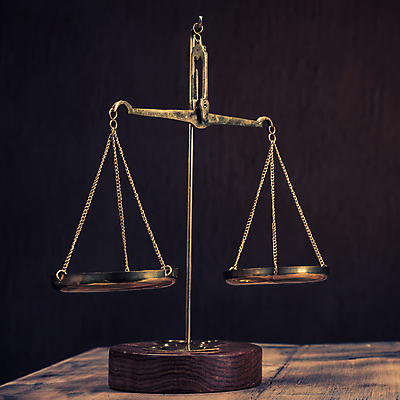 포토 JPG 해외이미지 검은배경 실내 사람없음 오브젝트 법 양팔저울 해외포토 백그라운드 저울 내부 검은색 파일형식 이미지허브