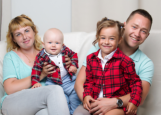 포토 JPG 해외이미지 백인 라이프스타일 여자 남자 딸 행복 아들 어린이 백그라운드 2 가족 자연 엄마 주택 함께함 실내 건강 사랑 사람 소년 여러명 성인 가로 기쁨 흰색 아기 그룹 아빠 해외포토 서양인 감정 컬러 다수 컨셉 관계 내부 건물 생활 생태계 파일형식 이미지허브