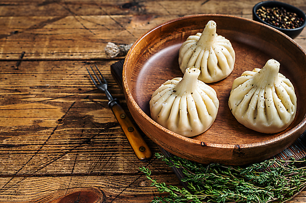 포토 JPG 해외이미지 포크 근접촬영 사람없음 허브 만두 나무접시 소스그릇 나무배경 해외포토 식물 그릇 식기 접시 음식 뷰포인트 백그라운드 파일형식 이미지허브