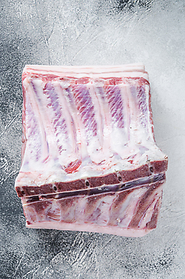 포토 JPG 해외이미지 음식 조각 백그라운드 부분 탁자 뼈 육류 돼지고기 스테이크 사람없음 목재 빨간색 농장 주방 검은색 흰색 신선 돼지 칼 그릴 자르기 허브 허리 유기농 날것 소금 후추 로즈메리 갈비뼈 등심 생식 신발장 정육점 해외포토 나무 식물 웰빙 컬러 가구 농업 식재료 재료 포유류 모션 주방용품 서양음식 신체부위 상점 향신료 파일형식 이미지허브