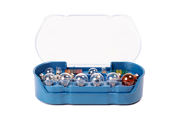 포토 JPG 해외이미지 백그라운드 전구 부분 자동차 사람없음 파란색 전자제품 빛 상자 장비 수확 흰색 변화 닫기 오브젝트 흰배경 고립 해외포토 육상교통 컬러 컨셉 농업 모션 파일형식 이미지허브