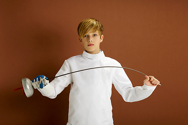 포토 JPG 해외이미지 남자 어린이 스포츠 포즈 장갑 유니폼 학교 건강 한명 서기 사람 소년 10대 울타리 운동복 운동 갈색 힘 경쟁 기차 흰색 표현 자신감 칼 검 닫기 보호 은박지 클럽 체육관 싸움 펜싱 해외포토 1 잡화 옷 교육 감정 무기 육상교통 컬러 컨셉 모션 청소년 대중교통 담장 파일형식 이미지허브