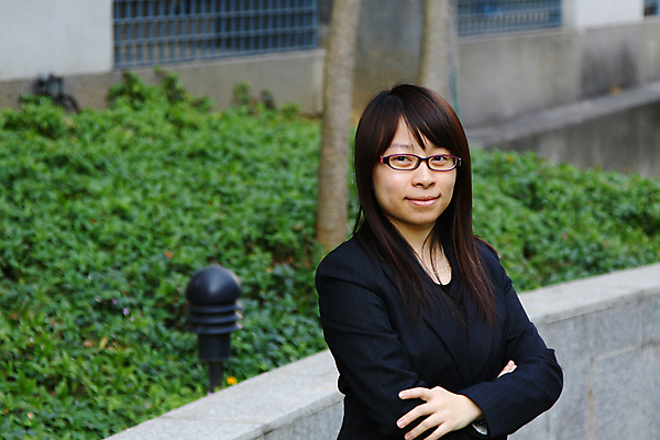 포토 JPG 해외이미지 직업 1 학생 라이프스타일 손 응시 여자 행복 얼굴 포즈 백그라운드 비즈니스 사업가 성공 한명 미소 사람 정장 성인 사무실 흰색 잡기 업무 비즈니스우먼 자신감 중앙 대표 종업원 가득함 싱글 경영자 리더 폴더 비서 경영 정중 해외포토 시선 옷 감정 컬러 컨셉 모션 표정 생활 신체부위 작업 직장인 파일 파일형식 이미지허브