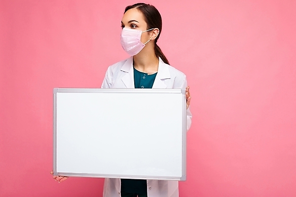 포토 JPG 해외이미지 여자 얼굴 갈색머리 건강 가면 한명 사람 약 공백 고통 간호사 의사 수비 바이러스 보호 질병 자르기 예방 감염 고립 전염병 목업 카피스페이스 해외포토 1 헤어스타일 감정 컨셉 의학 모션 신체부위 의료진 파일형식 이미지허브