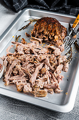 포토 JPG 해외이미지 전통 접시 음식 백그라운드 탁자 육류 돼지고기 스테이크 요리 사람없음 목재 갈색 검은색 식사 저녁식사 시골 그릴 바비큐 굽기 어깨 준비 목 느림 훈제 점심식사 따기 무생채 텍사스 핸드메이드 흡연자 해외포토 나무 식기 컬러 가구 식재료 재료 주방용품 서양음식 흡연 신체부위 미국 구이 파일형식 이미지허브