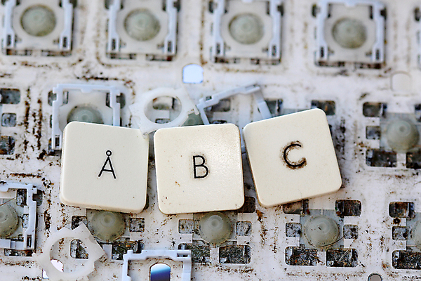 포토 JPG 해외이미지 교육 학교 사람없음 사무실 노란색 검은색 공백 손상 회색 기구 키보드 얼룩 닫기 플라스틱 편지 A 재활용품 옛날 레터링 해외포토 알파벳 컬러 컨셉 비즈니스 모션 재질 재활용 파일형식 이미지허브