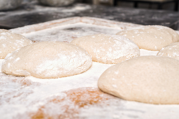 포토 JPG 해외이미지 전통 산업 음식 빵 백그라운드 컨셉 재료 공 탁자 건강 요리 사람없음 빛 우주 주방 빵집 흰색 시골 신선 원형 밀 굽기 준비 질감 날것 오르기 반죽 만들기 퍼프 밀가루 머리위 밀가루반죽 이스트 페스츄리 핸드메이드 해외포토 도형 컬러 가구 모션 곡류 상점 가루 구이 파일형식 이미지허브