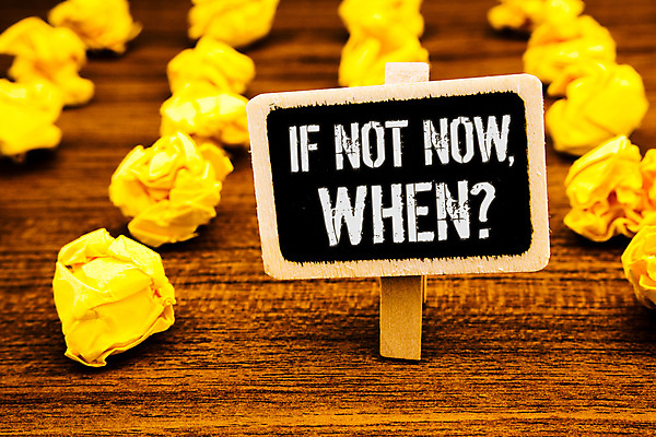 포토 JPG 해외이미지 영어 실내 사람없음 표지판 질문 일렬 종이뭉치 나무배경 해외포토 문자 종이 백그라운드 알림판 내부 뭉치 파일형식 이미지허브