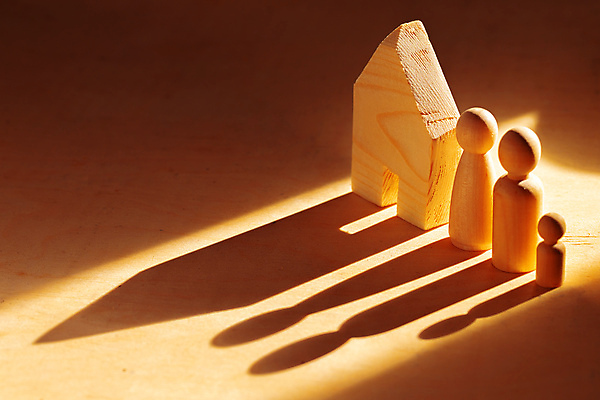 포토 JPG 해외이미지 주택 사람모양 그림자 사람없음 목재 피규어 말_게임 건축모형 해외포토 모양 나무 재료 건물 모형 미니어처 게임 파일형식 이미지허브