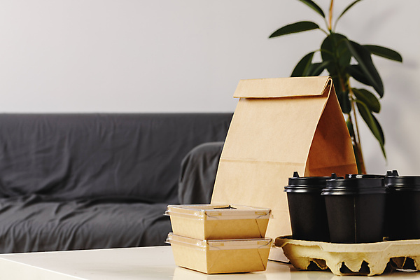 포토 JPG 해외이미지 잎 사람없음 소파 종이봉투 커피잔 종이컵 종이상자 친환경 테이크아웃 패키지 컵홀더 포장용기 해외포토 식물 커피 의자 봉투 잔 컵 상자 환경 일회용 포장재료 홀더 파일형식 이미지허브