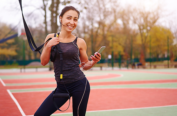 포토 JPG 해외이미지 백인 라이프스타일 공원 여자 행복 얼굴 음악 스포츠 백그라운드 신체 자연 건강 미소 사람 여러명 야외 스마트폰 핸드폰 운동복 운동 헤드폰 스트레칭 힘 장비 놀이터 날씬함 연습 긍정 크로스핏 해외포토 서양인 옷 공공시설 감정 음향기기 다수 컨셉 놀이 문화예술 표정 생활 신체부위 전자제품 스마트기기 몸매 생태계 파일형식 이미지허브