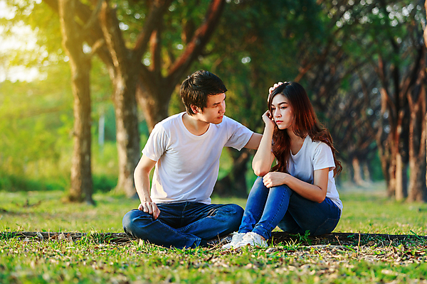 포토 JPG 해외이미지 나무 백인 커플 응시 공원 여자 남자 백그라운드 2 가족 관계 태국 자연 남편 한국 함께함 사랑 한명 사람 앉기 동양인 성인 야외 초록색 일본 중국 고민 문제 내추럴 위로 나쁜 해외포토 서양인 식물 1 시선 공공시설 감정 아시아 컬러 컨셉 모션 인종 생태계 파일형식 이미지허브