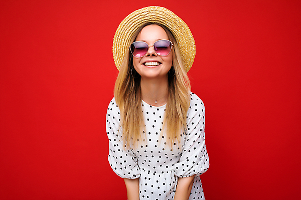 포토 JPG 해외이미지 행복 감정 안경 프레임 한명 미소 선글라스 유행 기쁨 우아함 시력 비전 스타일 힙스터 해외포토 1 잡화 패션 컨셉 표정 사람 파일형식 이미지허브