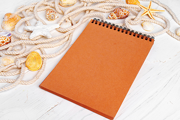 포토 JPG 해외이미지 밧줄 불가사리 사람없음 조개껍데기 소라 스프링노트 나무탁자 카피스페이스 해외포토 줄 탁자 조개 어패류 극피동물 공책 공백 파일형식 이미지허브