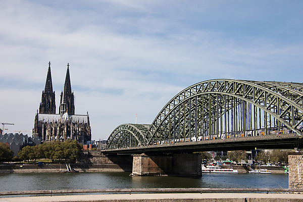 포토 JPG 해외이미지 구름 하늘 사람없음 초록색 물 파란색 갈색 건너기 쾰른 해외포토 자연요소 컬러 모션 독일 파일형식 이미지허브