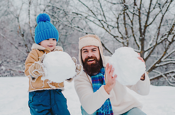 포토 JPG 해외이미지 옷 남자 행복 감정 아들 얼굴 어린이 장갑 백그라운드 크리스마스 겨울 장난 가족 자연 눈사람 놀이 휴가 사람 소년 야외 두명 부모 정원 놀람 재킷 아빠 만들기 눈덩이 눈내림 해외포토 잡화 계절 기념일 관계 모션 눈_날씨 표정 신체부위 외투 생태계 파일형식 이미지허브