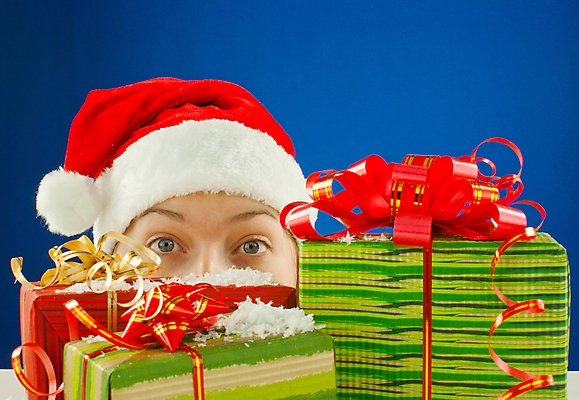 포토 JPG 해외이미지 여자 리본 백그라운드 크리스마스 겨울 산타모자 휴가 선물 한명 장식 초록색 파란색 빛 상자 덮개 축하 오브젝트 포장소품 카피스페이스 해외포토 모자_잡화 1 계절 기념일 컬러 컨셉 포장 사람 공백 뚜껑 포장재료 파일형식 이미지허브