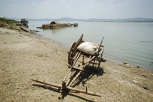 포토 JPG 해외이미지 1 가방 태국 열대 사람없음 목재 물 강 카트 해외포토 자연요소 나무 잡화 아시아 재료 파일형식 이미지허브