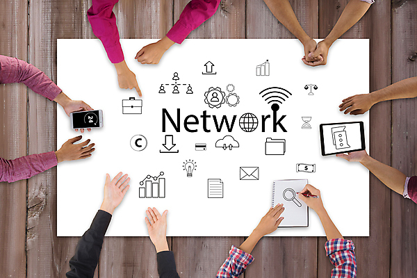 포토 JPG 해외이미지 직업 인터넷 비즈니스 사업가 통신 회의 아이디어 안테나 사람 사람없음 그래픽 단어 스마트폰 사무실 알약 디지털 작업 비즈니스우먼 네트워크 계획 연결 토론 고객 심볼 분석 시작 온라인 브레인스토밍 해외포토 문자 여자 컨셉 핸드폰 스마트기기 약 직장인 파일형식 이미지허브