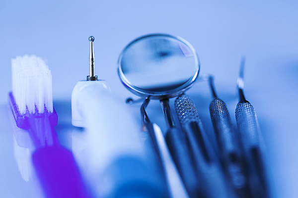 포토 JPG 해외이미지 사람없음 파란색 칫솔 치과용품 구강거울 해외포토 컬러 위생용품 의료용품 파일형식 이미지허브