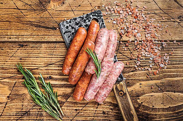 포토 JPG 해외이미지 실내 사람없음 하이앵글 소시지 로즈메리 나무배경 핑크솔트 해외포토 뷰포인트 백그라운드 내부 가공식품 허브 소금 파일형식 이미지허브