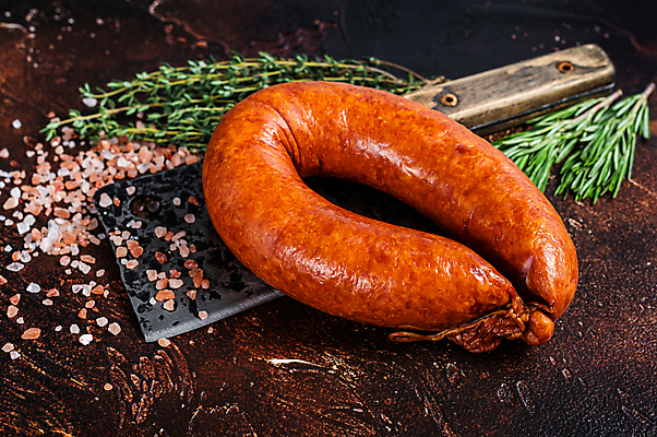 포토 JPG 해외이미지 실내 사람없음 소시지 식칼 갈색배경 핑크솔트 해외포토 백그라운드 주방용품 내부 갈색 가공식품 소금 파일형식 이미지허브