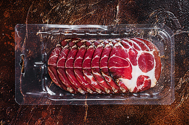 포토 JPG 해외이미지 실내 사람없음 하이앵글 햄 포장용기 갈색배경 진공포장 해외포토 뷰포인트 백그라운드 포장 육류 내부 갈색 진공 포장재료 파일형식 이미지허브