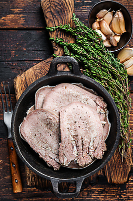 포토 JPG 해외이미지 접시 음식 조각 백그라운드 탁자 육류 돼지고기 요리 사람없음 목재 주방 일본 검은색 식사 저녁식사 소고기 흰색 바비큐 자르기 혀 먹기 준비 슬라이스 양고기 로즈메리 점심식사 백리향 삶기 송아지고기 핸드메이드 해외포토 나무 식기 아시아 컬러 가구 식재료 재료 모션 입 허브 파일형식 이미지허브