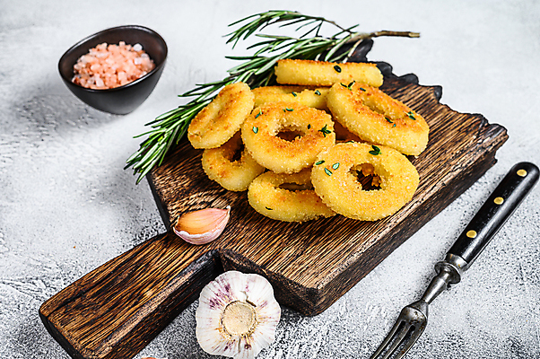 포토 JPG 해외이미지 포크 실내 사람없음 해물요리 해산물 흰배경 나무도마 오징어링 오징어튀김 통마늘 핑크솔트 해외포토 식기 음식 백그라운드 도마 마늘 내부 목재 튀김 흰색 소금 파일형식 이미지허브