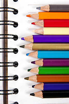 포토 JPG 해외이미지 교육 종이 오렌지 창조 미술 사람없음 목재 빨간색 초록색 파란색 컬러풀 연필 갈색 사무용품 보라색 검은색 장비 회색 흰색 그룹 변화 일렬 물결무늬 조언 해외포토 나무 물결 컬러 컨셉 무늬 과일 재료 문화예술 문구용품 학용품 필기구 파일형식 이미지허브