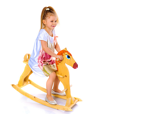 포토 JPG 해외이미지 행복 어린이 스포츠 의자 놀이 휴가 휴식 한명 미소 사람 앉기 취미 내부 목재 장난감 유행 유치원 활발 방 수확 게임 흰색 아기 승차 만족 그네 고립 라이더 해외포토 나무 1 교육 감정 컬러 가구 컨셉 농업 재료 모션 표정 파일형식 이미지허브