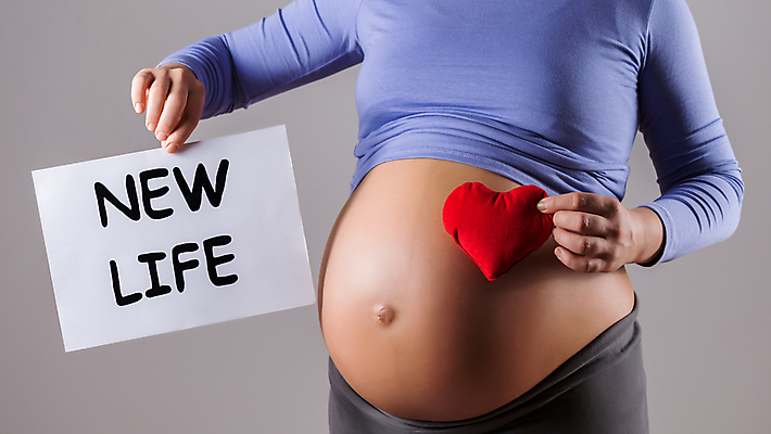 포토 JPG 해외이미지 스튜디오촬영 백인 여자 행복 종이 어린이 컨셉 텍스트 회색배경 엄마 실내 사랑 한명 소년 성인 신체부위 빨간색 임산부 임신 성장 하트 아기 신생아 잡기 출산 기다림 닫기 큼 예측 도착 시작 준비 태아 보여주기 출산준비 돌봄 복부 카피스페이스 해외포토 모양 서양인 1 남자 감정 컬러 백그라운드 가족 모션 사람 내부 공백 회색 크기 파일형식 이미지허브