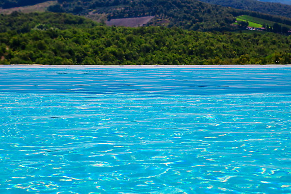 포토 JPG 해외이미지 나무 라이프스타일 선 여행 백그라운드 자연 표면 휴가 휴식 산 수영장 풍경 사람없음 야외 가로 초록색 물 여름 파란색 태양 뷰티 맑음 수영 스파 이탈리아 가장자리 고급 선탠 빌라 언덕 휴양지 대패 이국적 직진 토스카나 카피스페이스 국경 해외포토 자연요소 식물 계절 유럽 컬러 컨셉 날씨 주택 생활 공백 장소 수상스포츠 둘레 생태계 파일형식 이미지허브