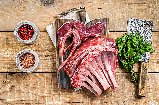 포토 JPG 해외이미지 식재료 실내 생고기 사람없음 날것 양고기 나무도마 양갈비 나무배경 해외포토 백그라운드 도마 육류 내부 목재 파일형식 이미지허브