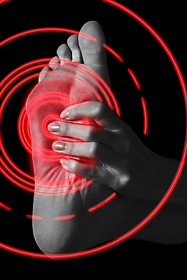 포토 JPG 해외이미지 손 발 검은배경 흑백 실내 신체부위 고통 잡기 발바닥 해외포토 감정 백그라운드 모션 촬영기법 사람 내부 검은색 파일형식 이미지허브