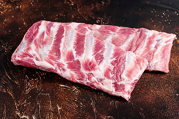 포토 JPG 해외이미지 식재료 실내 생고기 돼지고기 사람없음 신선 등갈비 갈색배경 나무배경 해외포토 백그라운드 육류 내부 갈색 파일형식 이미지허브