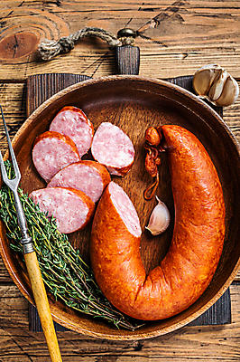 포토 JPG 해외이미지 단면 실내 사람없음 하이앵글 소시지 슬라이스 백리향 나무배경 해외포토 뷰포인트 백그라운드 내부 가공식품 파일형식 이미지허브