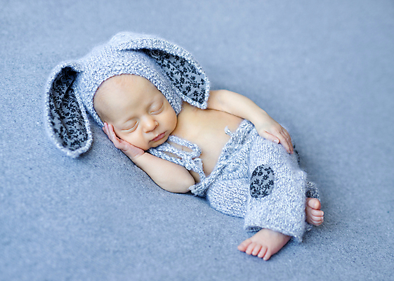 포토 JPG 해외이미지 남자 한명 사람 파란색 귀여움 아기 신생아 잠 니트 토끼모자 남자아기한명만 해외포토 모자_잡화 1 컬러 컨셉 상의 남자한명만 남자아기만 파일형식 이미지허브