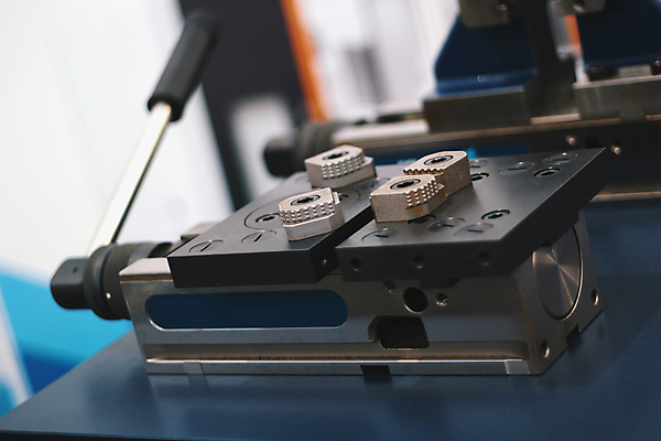 포토 JPG 해외이미지 직업 산업 선 비즈니스 공장 자동차 사람없음 머리 금속 기계 장비 에너지 업무 제조 자르기 천 철 회전 지역 무거움 우주산업 공학 방앗간 되감기 방법 송곳 자동 철강 커터 해외포토 교육 육상교통 공업 모션 재질 신체부위 우주 직물 작업 무게 파일형식 이미지허브