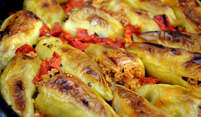 포토 JPG 해외이미지 음식 토마토 채소 밥 피망 파프리카 3 요리 사람없음 가로 빨간색 초록색 컬러풀 노란색 식사 저녁식사 그룹 굽기 가득함 매움 후추 점심식사 폭식 스터핑 캐서롤 해외포토 컬러 용기_그릇 맛 구이 향신료 파일형식 이미지허브