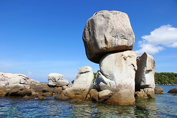 포토 JPG 해외이미지 바다 섬 여행 백그라운드 자연 하늘 열대 산 사람없음 야외 물 파란색 뷰티 맑음 만 고독 장면 암초 석호 파라다이스 해외포토 자연요소 감정 컬러 날씨 생태계 파일형식 이미지허브