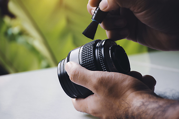 포토 JPG 해외이미지 직업 손 신체 사람 취미 사람없음 펜 카메라 디지털 검은색 장비 과학기술 공구 붓 얼룩 기술자 수리 청소 사진사 오브젝트 서비스 예방 먼지 닦기 청소부 DIY 유지 돌봄 광학 해외포토 컬러 모션 기술 신체부위 전자제품 필기구 도구 작가 파일형식 이미지허브