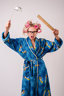 포토 JPG 해외이미지 백인 라이프스타일 여자 행복 안경 백그라운드 가사 엄마 주택 요리 한명 미소 사람 성인 주방 요리사 귀걸이 식사 립스틱 흰색 레인지 아내 가운 업무 국자 주부 바쁨 고립 비명 심각 해외포토 서양인 직업 1 잡화 옷 감정 컬러 컨셉 장신구 가족 주방용품 표정 건물 생활 화장품 가전제품 작업 파일형식 이미지허브