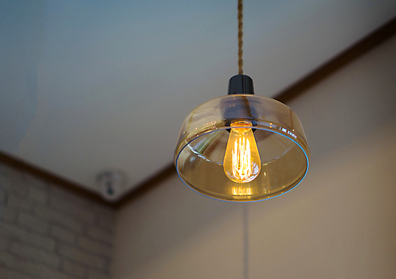 포토 JPG 해외이미지 디자인 가구 백그라운드 컨셉 전구 가정 유리 아이디어 매달리기 사람없음 내부 장식 경제 빛 유행 환경 식당 어둠 에너지 수확 골동품 램프 투명 클래식 고급 보호 크리스탈 천장 복고 샹들리에 야광 빛망울 광 스타일 주도 해외포토 생활용품 농업 모션 재질 조명 상점 예절 광석 파일형식 이미지허브