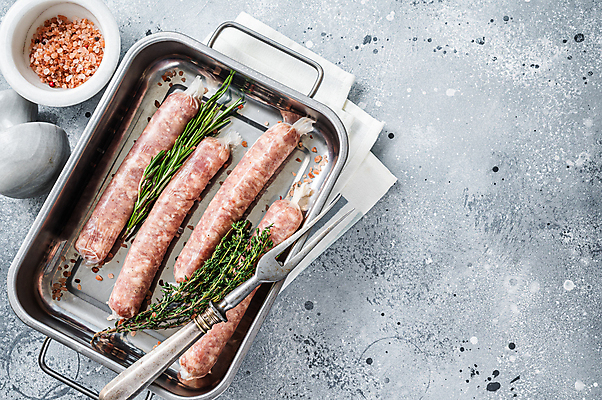 포토 JPG 해외이미지 회색배경 실내 사람없음 하이앵글 소시지 로즈메리 고기포크 백리향 핑크솔트 해외포토 뷰포인트 백그라운드 포크 내부 회색 가공식품 허브 소금 파일형식 이미지허브